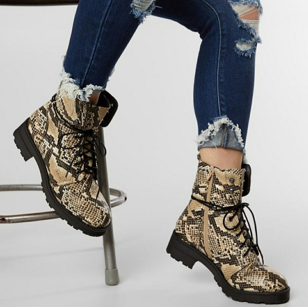 NWOT Snakeskin boots